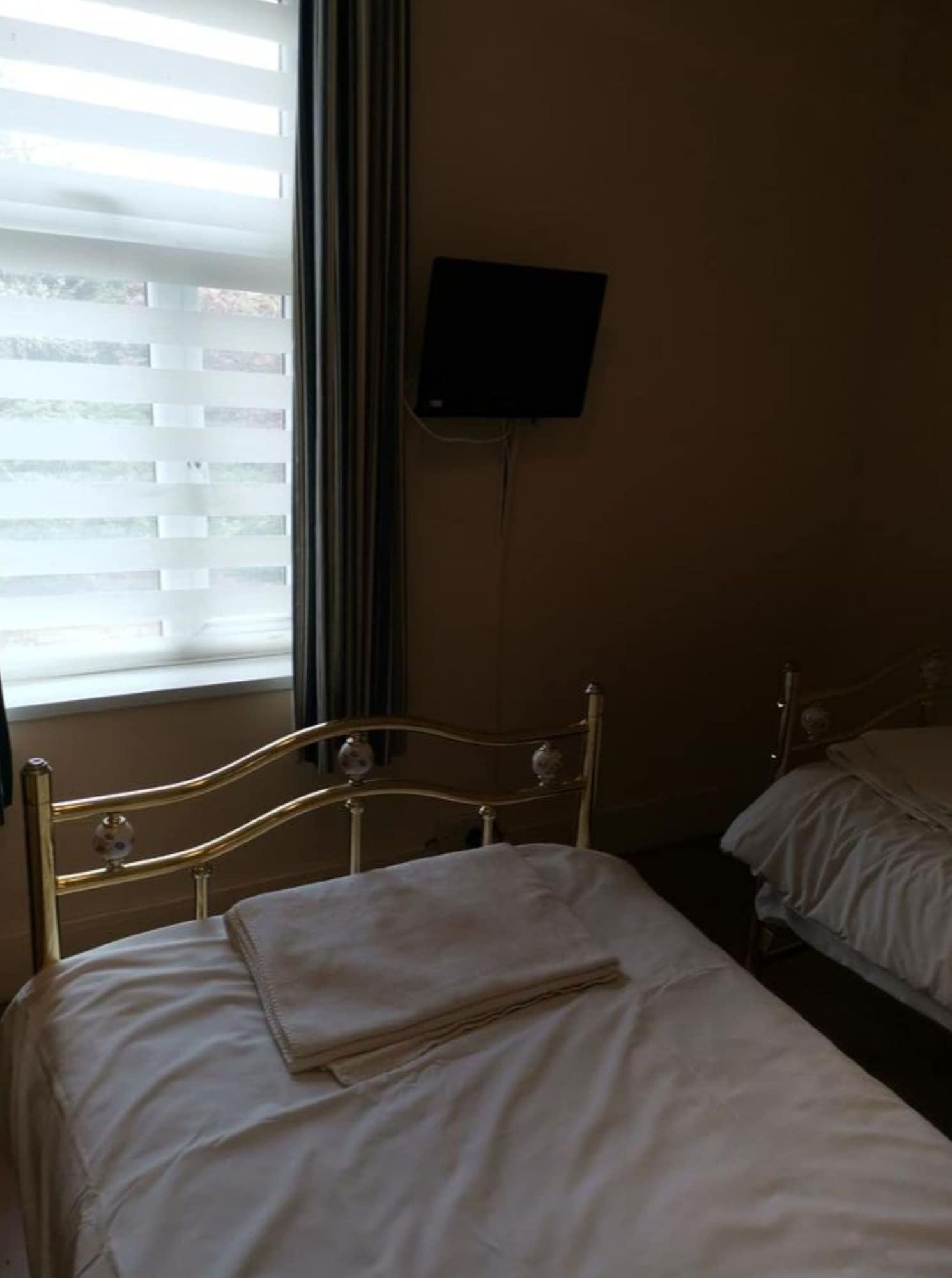 Swan Inn, Heathrow Airport Stanwell Extérieur photo