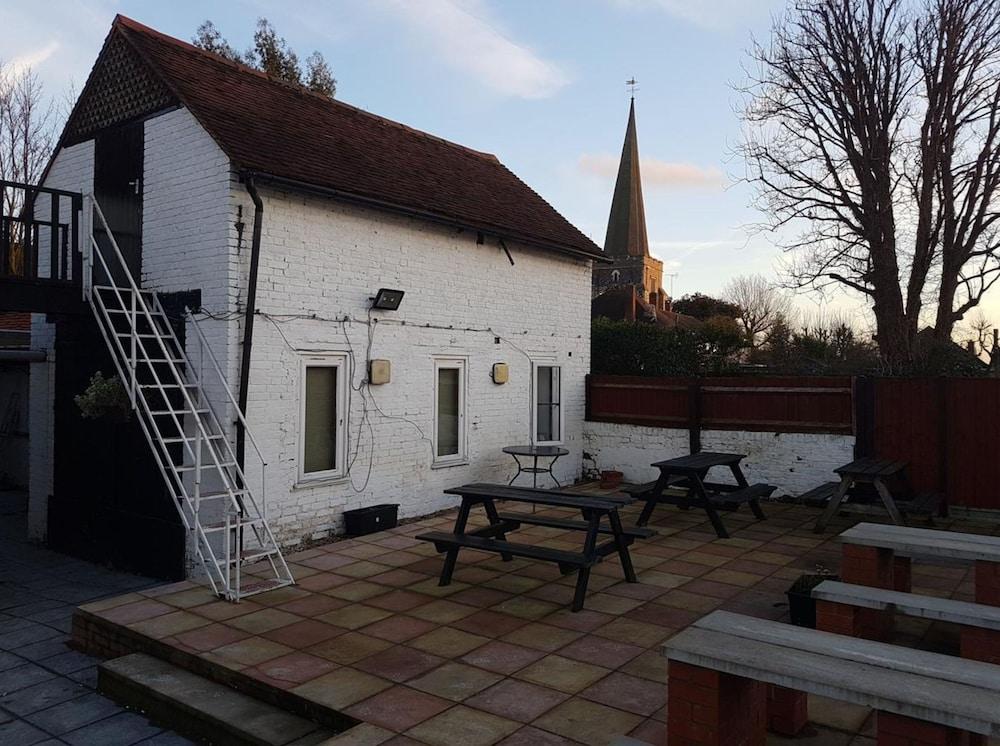 Swan Inn, Heathrow Airport Stanwell Extérieur photo