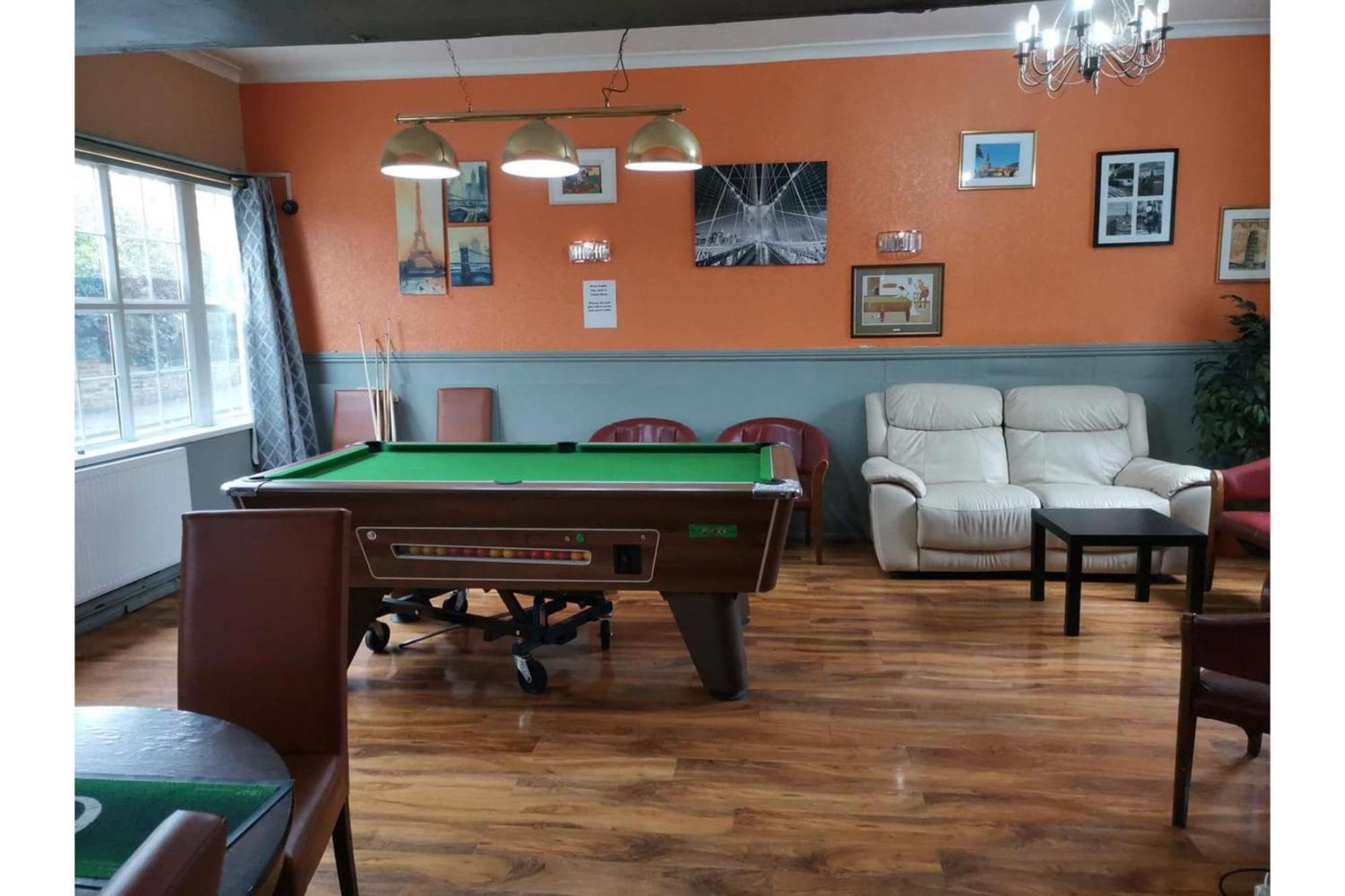 Swan Inn, Heathrow Airport Stanwell Extérieur photo